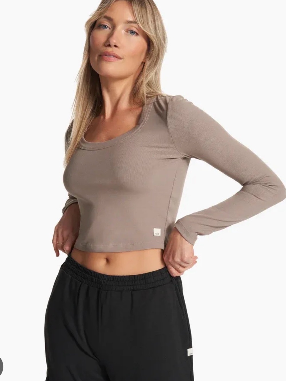 Vuori Long Sleeve Pose Scoop Athleisure Cropped Top Ribbed
Small -Taupe